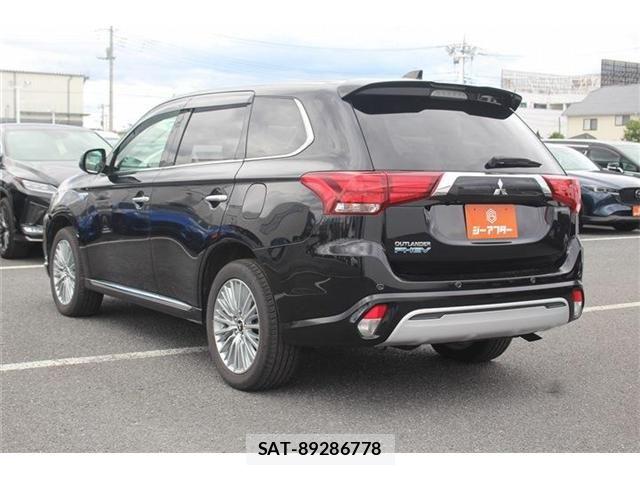 Mitsubishi OUTLANDER PHEV 2019-02 7272666-11