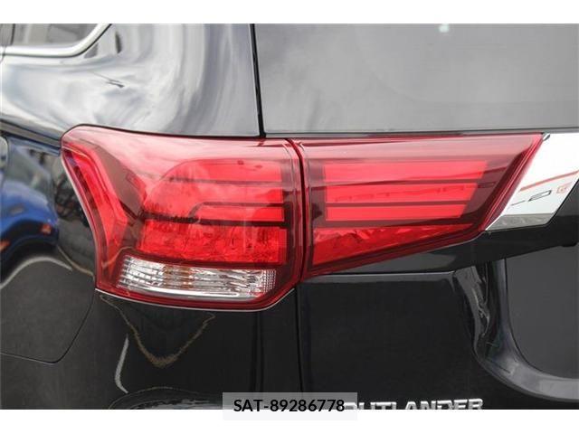 Mitsubishi OUTLANDER PHEV 2019-02 7272666-27