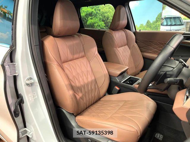 Mitsubishi OUTLANDER PHEV 2024-11 7272656-9