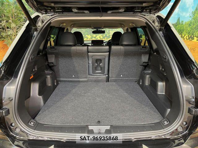 Mitsubishi OUTLANDER PHEV 2023-03 7329230-12