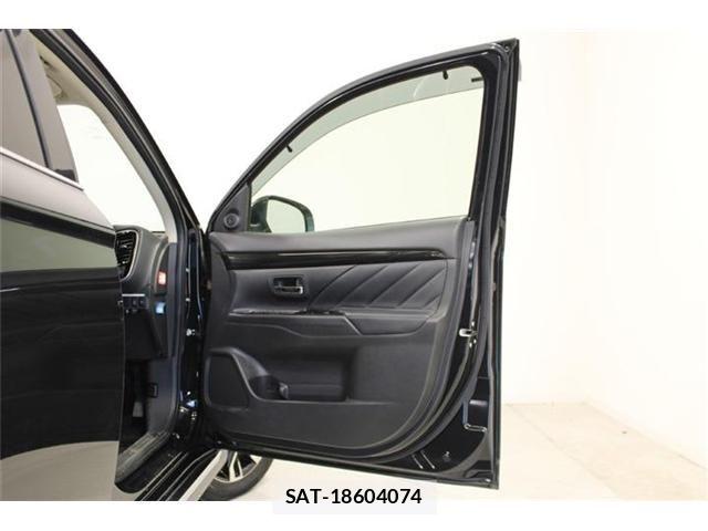 Mitsubishi OUTLANDER PHEV 2015-07 7329236-29
