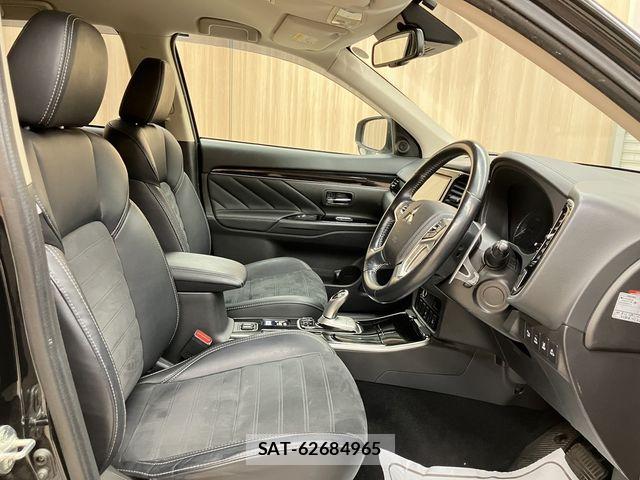 Mitsubishi OUTLANDER PHEV 2018-08 7329234-15