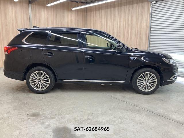 Mitsubishi OUTLANDER PHEV 2018-08 7329234-21