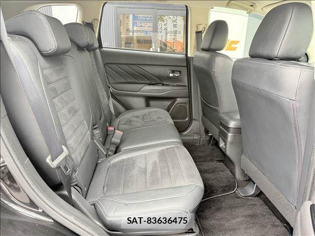 Mitsubishi OUTLANDER PHEV 2015-12 7329233-25