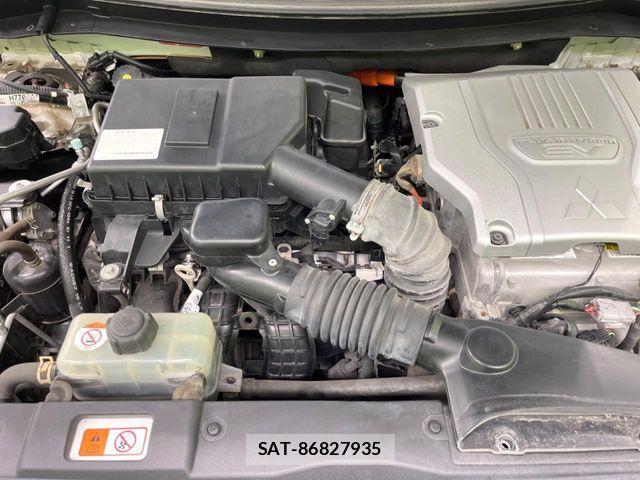 Mitsubishi OUTLANDER PHEV 2015-10 7359253-17