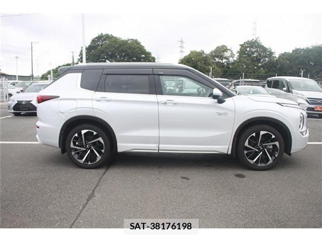 Mitsubishi OUTLANDER PHEV 2023-07 7359245-9