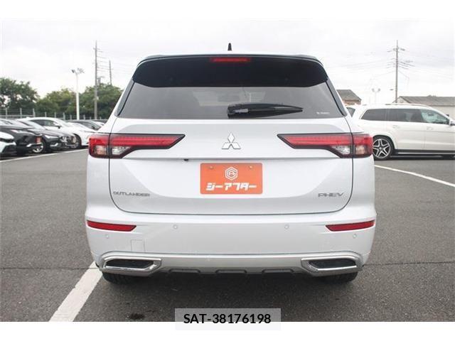 Mitsubishi OUTLANDER PHEV 2023-07 7359245-11