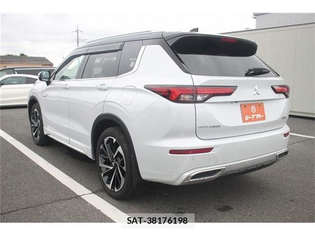 Mitsubishi OUTLANDER PHEV 2023-07 7359245-12