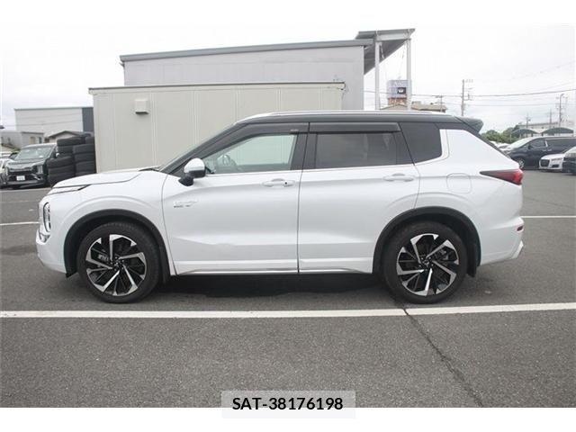 Mitsubishi OUTLANDER PHEV 2023-07 7359245-13