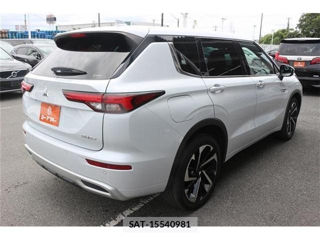 Mitsubishi OUTLANDER PHEV 2022-09 7359246-11