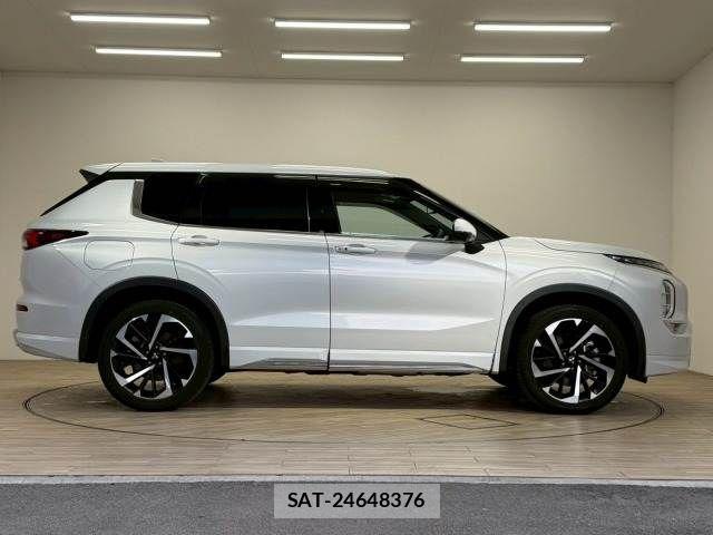 Mitsubishi OUTLANDER PHEV 2022-04 7359241-16
