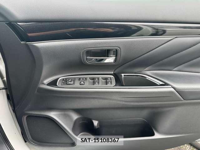 Mitsubishi OUTLANDER PHEV 2019-01 7359248-5