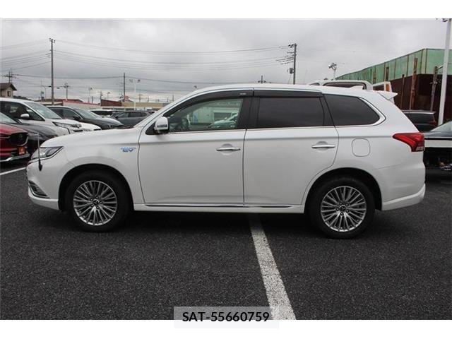 Mitsubishi OUTLANDER PHEV 2018-09 7359250-10