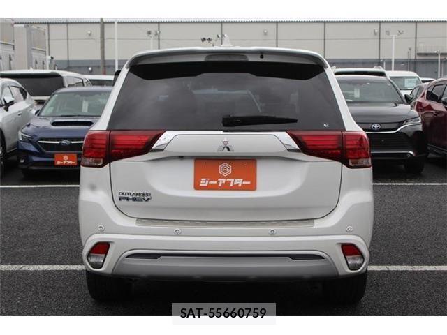 Mitsubishi OUTLANDER PHEV 2018-09 7359250-12