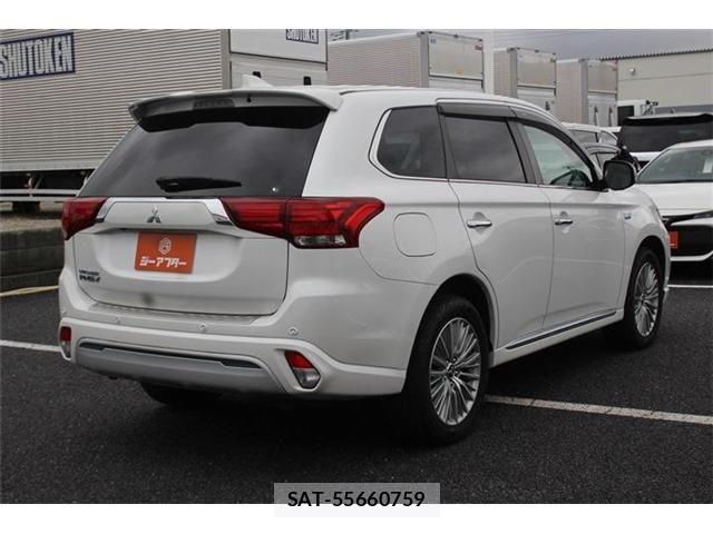 Mitsubishi OUTLANDER PHEV 2018-09 7359250-13