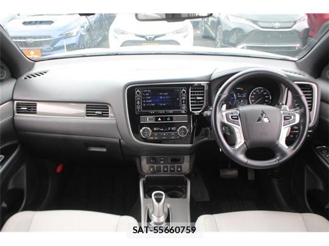 Mitsubishi OUTLANDER PHEV 2018-09 7359250-25
