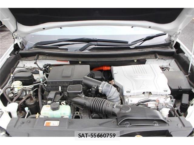 Mitsubishi OUTLANDER PHEV 2018-09 7359250-29