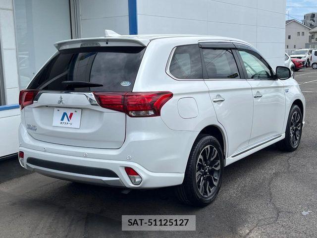 Mitsubishi OUTLANDER PHEV 2015-07 7393479-16
