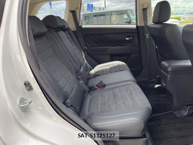 Mitsubishi OUTLANDER PHEV 2015-07 7393479-8