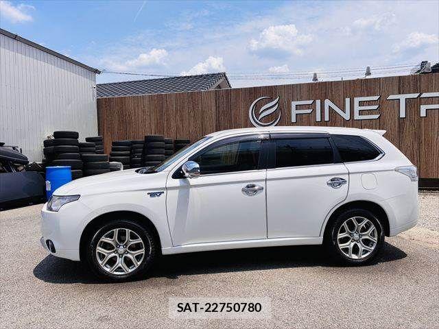 Mitsubishi OUTLANDER PHEV 2014-08 7393482-19