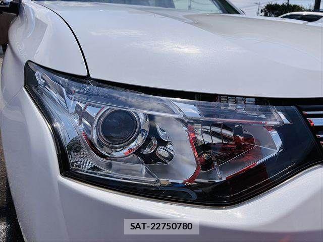 Mitsubishi OUTLANDER PHEV 2014-08 7393482-21