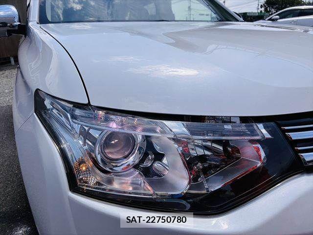 Mitsubishi OUTLANDER PHEV 2014-08 7393482-29
