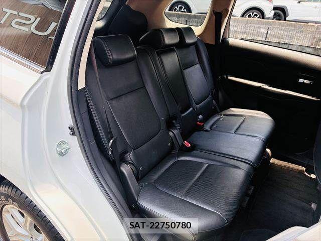 Mitsubishi OUTLANDER PHEV 2014-08 7393482-7