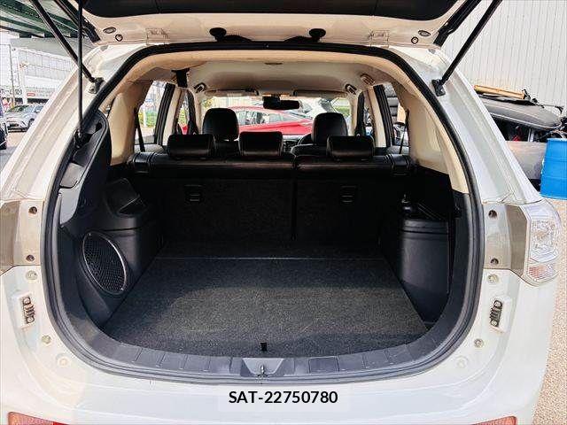 Mitsubishi OUTLANDER PHEV 2014-08 7393482-8