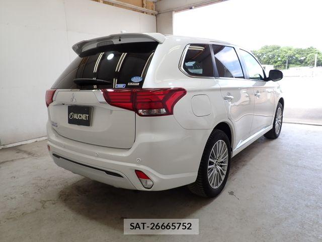Mitsubishi OUTLANDER PHEV 2020-01 7393470-7
