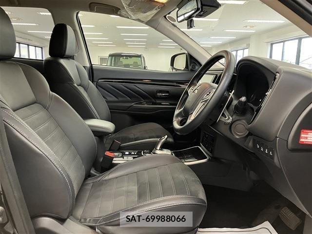 Mitsubishi OUTLANDER PHEV 2019-09 7393477-13