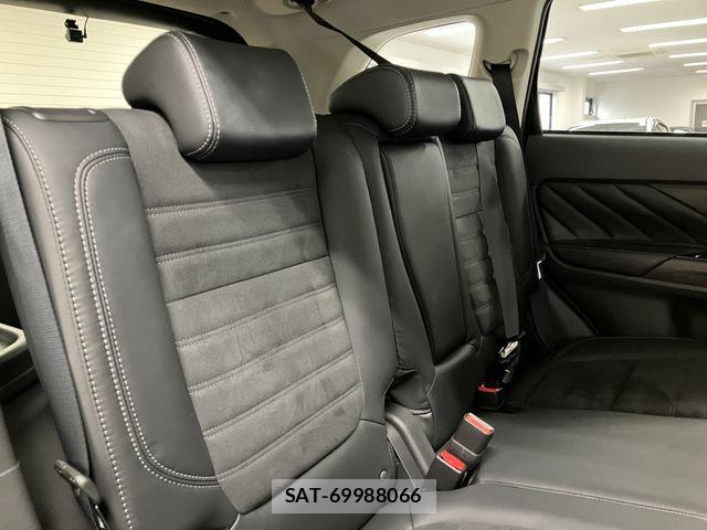 Mitsubishi OUTLANDER PHEV 2019-09 7393477-16