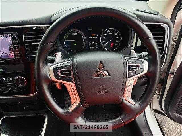 Mitsubishi OUTLANDER PHEV 2015-07 7393481-11