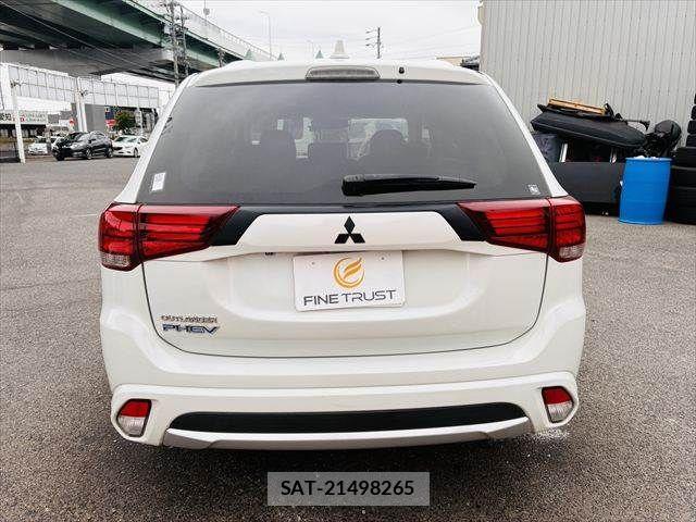 Mitsubishi OUTLANDER PHEV 2015-07 7393481-19
