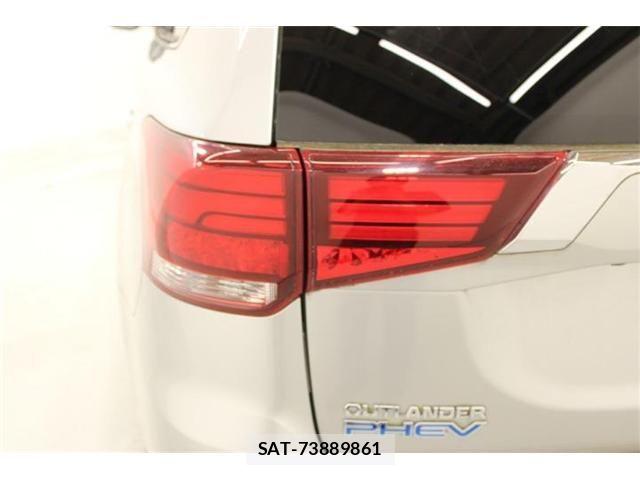 Mitsubishi OUTLANDER PHEV 2018-09 7456678-16