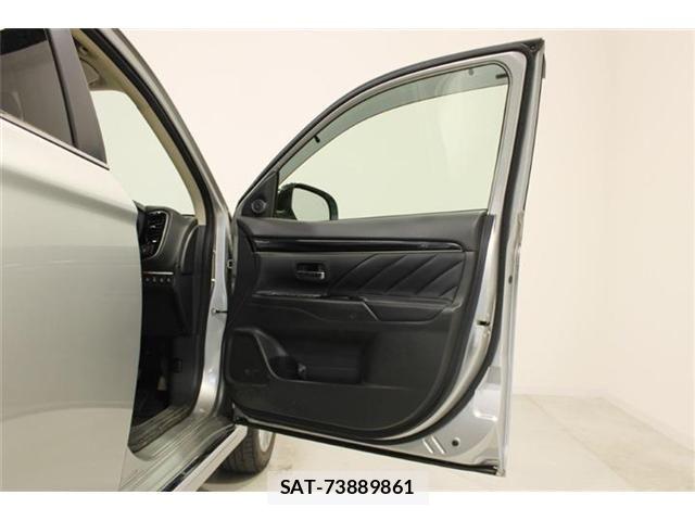 Mitsubishi OUTLANDER PHEV 2018-09 7456678-26
