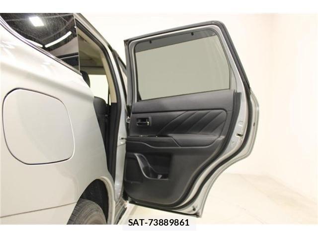 Mitsubishi OUTLANDER PHEV 2018-09 7456678-27