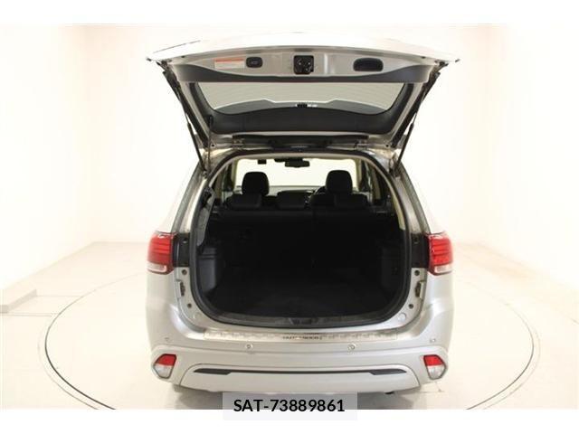 Mitsubishi OUTLANDER PHEV 2018-09 7456678-28