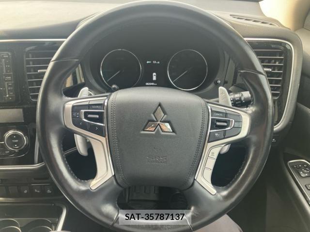 Mitsubishi OUTLANDER PHEV 2018-05 7456681-12
