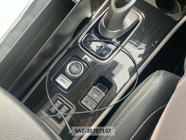Mitsubishi OUTLANDER PHEV 2018-05 7456681-14