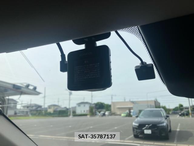 Mitsubishi OUTLANDER PHEV 2018-05 7456681-15