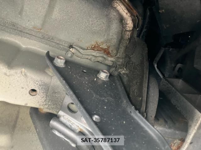 Mitsubishi OUTLANDER PHEV 2018-05 7456681-21