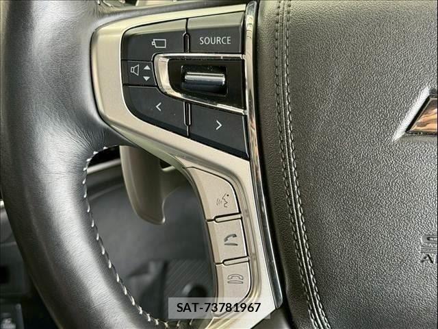 Mitsubishi OUTLANDER PHEV 2018-09 7509638-11