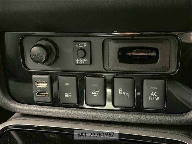 Mitsubishi OUTLANDER PHEV 2018-09 7509638-17