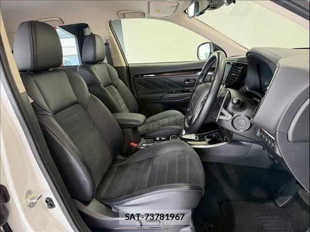 Mitsubishi OUTLANDER PHEV 2018-09 7509638-7