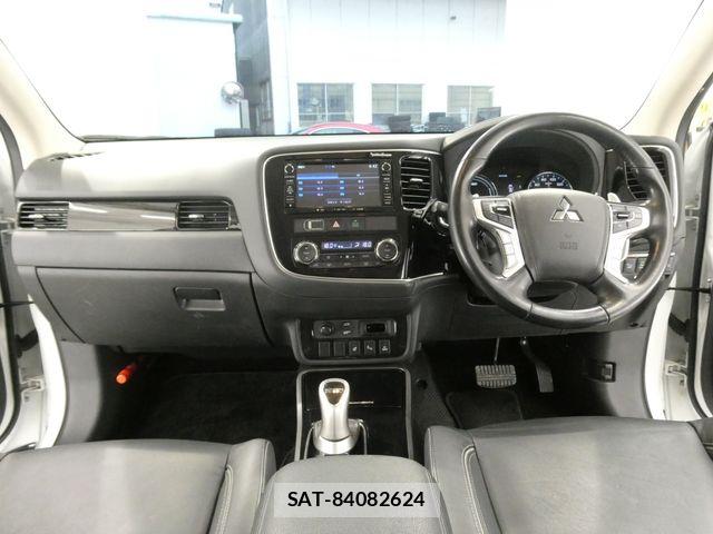 Mitsubishi OUTLANDER PHEV 2018-08 7509636-2