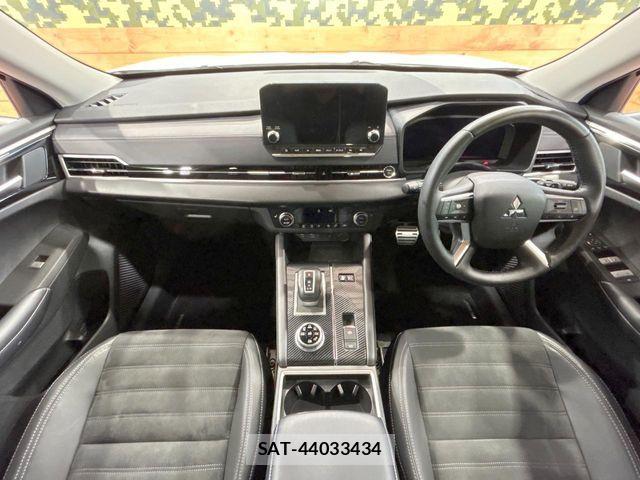 Mitsubishi OUTLANDER PHEV 2023-01 7502147-1