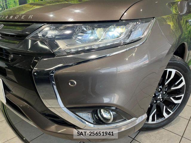 Mitsubishi OUTLANDER PHEV 2017-05 7502156-11