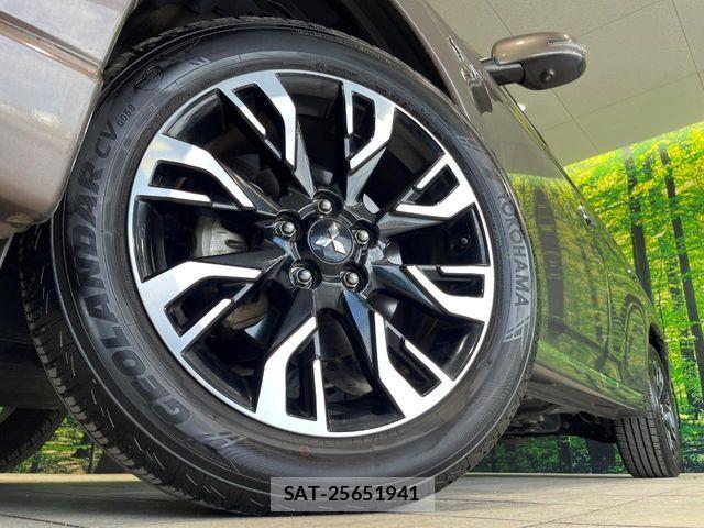 Mitsubishi OUTLANDER PHEV 2017-05 7502156-12