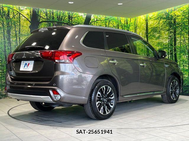 Mitsubishi OUTLANDER PHEV 2017-05 7502156-16