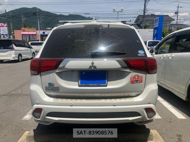Mitsubishi OUTLANDER PHEV 2017-10 7502157-3